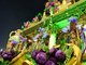 Vai-Vai levou para a avenida um desfile luxuoso sobre a história do vinho, mas sofreu com o cronômetro. A escola cumpriu cravado o tempo máximo de desfile, uma hora e cinco minutos<br><a href="http://entretenimento.r7.com/carnaval-2013/fotos/vai-vai-entra-na-avenida-celebrando-o-vinho-09022013">Veja as fotos do desfile da Vai-Vai&nbsp;</a>