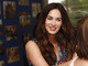 Embalada pelo batuque da Imperador do Ipiranga, Megan Fox arriscou alguns passinhos de samba