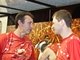 Famosos e jogadores de futebol foram conferir o segundo dia de desfiles em São Paulo, na noite deste sábado (9).&nbsp;O comentarista esportivo Neto e o apresentador Tiago Leifert se encontraram no camarote de uma marca de&nbsp;cerveja