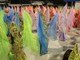 À frente do abre-alas, odaliscas coreografadas reproduziram a dança da fertilidade. Elas antecederam o carro dos jardins suspensos da Babilônia