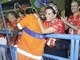 O gari mais famoso do Carnaval carioca não deixou de exibir o samba no pé no segundo dia de desfiles na Marquês de Sapucaí, no Rio de Janeiro