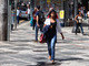 A temperatura deve chegar aos 30ºC na capital paulista nesta tarde. Segundo os meteorologistas, porém, o forte calor provoca a formação de nuvens carregadas e, por isso, devem ocorrer pancadas de chuva a qualquer momento em todo o Estado, incluindo, portanto, capital, interior e litoral
