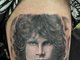 Antes de tatuar alguém ele apresenta um plano com um esboço do desenho. Ele leva em conta a personalidade e o corpo das pessoas, fazendo uma tatuagem exclusiva para ela. Essa é do vocalista dos Doors,&nbsp;Jim Morrison