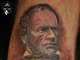Depois da fusão de sua empresa com outra, ele abandonou esse ramo e se dedicou as tatuagens, que são sua verdadeira paixão