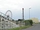 O parque de diversões Hopi Hari foi inaugurado em 1999, como um dos maiores parques temáticos da América Latina. Ele está localizado no km 72 da rodovia dos Bandeirantes, em Vinhedo — cidade a 79 km da capital. Em novembro de 2012, a Justiça de Jundiaí condenou, em primeira instância, o Hopi Hari a pagar R$ 1,5 milhão de indenização ao artista norte-americano Ryan Mitchel Bergeron, por um acidente que o deixou paraplégico durante uma apresentação. Na decisão, o juiz&nbsp;Jorge Luiz Souto Maior disse que houve falta de segurança no show