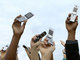 Projeto de Lei do deputado César Halum (PSD-TO) proíbe tarifa diferente entre planos pós e pré-pagos de telefonia. O parlamentar espera coibir o que considera abuso na cobrança das tarifas relativas a linhas pré-pagas de celular, que representam cerca de 81% das mais de 255 milhões de linhas em operação
