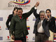 O presidente uruguaio, Jose Mujica, expressou sua dor no site da Presidência. "Sentimos um profundo pesar. Sempre se sente a morte, mas quando se trata de um militante de primeira linha, de alguém que uma vez defini como 'o governante mais generoso que tinha conhecido', a dor tem outra dimensão", disse