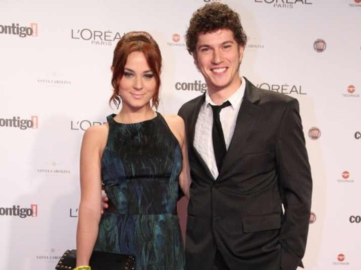 Juliana Lohmann e Caio Paduan não viveram um casal apaixonado na telinha, mas se conheceram nos bastidores de Malhação (Globo). A química foi imediata e os dois começaram a namorar. O romance ficou tão sério que o casal resolveu juntar as escovas de dente e hoje divide um apartamentoJuliana Lohmann e Caio Paduan falam da vida de casados: 'É difícil'