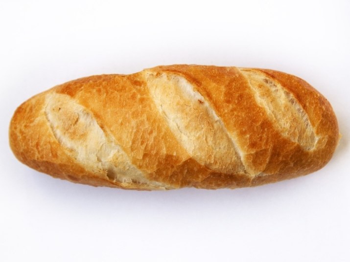 Pães, bolos e outros quitutes feitos com farinha de trigo refinada, 
biscoitos do tipo cream cracker e bolachas recheadas praticamente não 
possuem nutrientes. Além disso, são digeridos muito facilmente pelo 
corpo humano, o que faz com que a glicose presente no sangue dispare, 
gerando pico de insulina