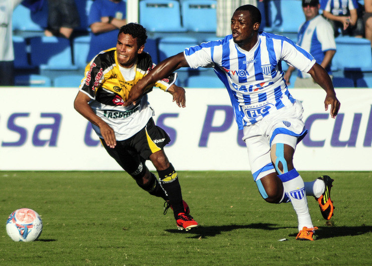 Em Santa Catarina, Criciúma e Avaí definem o finalista do Estadual neste sábado. No primeiro confronto, na Ressacada, o Avaí, do técnico Ricardinho levou a melhor, vencendo por 3 a 2