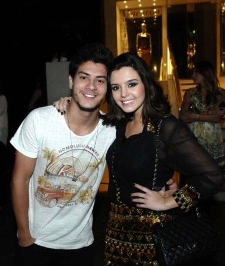 Sempre estilosa, Gi já confessou que Arthur a ajuda a escolher seus looks. Leia mais aqui!