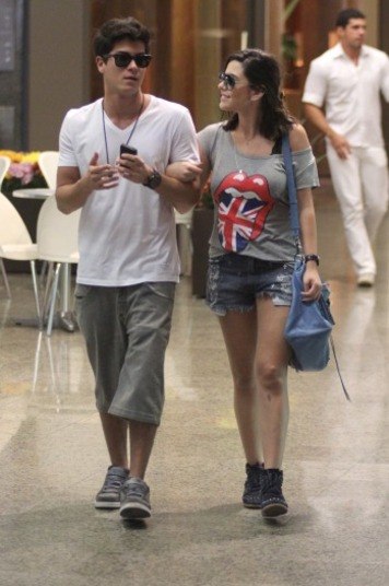 Até que eles começaram a passear juntos em público, sem medo do que os outros iriam dizer