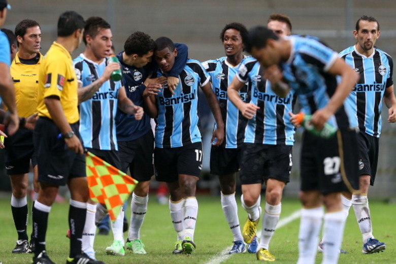 O Grêmioo estreará em um Gre-Nau. Não é Grêmio x Internacional, mas é Grêmio x Náutico. O técnico Vanderlei Luxemburgo está pressionado. Leia mais 