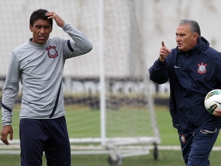 Pelo lado corintiano, um dos maiores trunfos para superar o abatimento da derrota para o Boca Juniors é o volante Paulinho. Além de crescer em momentos decisivos, o camisa 8 é o homem de confiança do técnico Tite e vem jogando muita bola nas últimas partidas