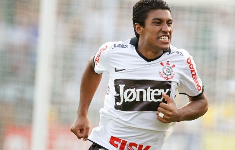 Paulinho, volante do Corinthians, é outro que pode deixar o Corinthians. A Inter de Milão e o Shakhtar Donetsk estão de olho no jogador, que é o motorzinho do meio de campo da equipe alvinegra