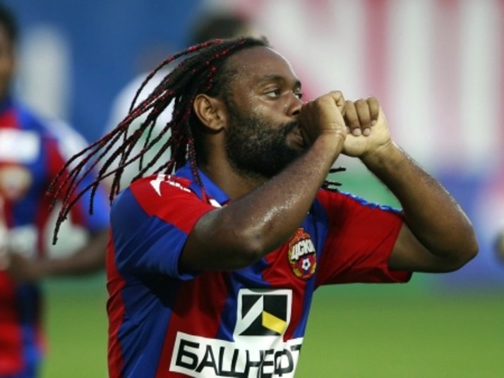 Vagner Love, atacante do CSKA, foi especulado recentemente no São Paulo. Entretanto, pode pintar na Vila Belmiro, já que é o nome preferido da diretoria para reforçar o ataque, caso Neymar seja mesmo negociado com o exterior