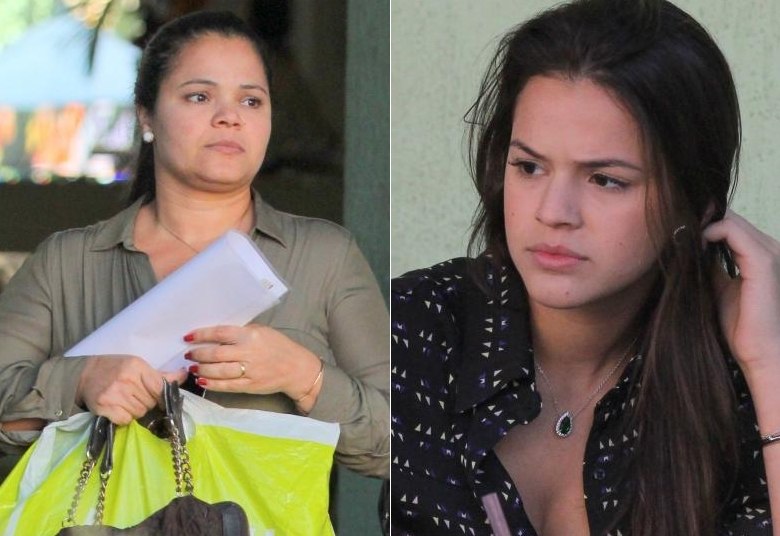 Bruna Marquezine saiu para almoçar com sua mãe, Neide Marquezine, nesta semana. Até aí, nada demais. O que chamou atenção mesmo foi a semelhança entre as duas! A namorada de Neymar é igual a sua mãe, não dá para negar! Veja, nas próximas fotos, outras teens que puxaram as mães