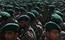 Soldados recém-formados no Exército Nacional Afegão participam da cerimônia de formatura no Centro Nacional de Treinamento do Exército Afegão, em Cabul