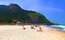 Copacabana? Que nada. A praia mais recomendada no site Trip Advisor é a Prainha, na zona oeste do Rio. O local é considerado um paraíso pelos surfistas, pelas ondas perfeitas. A faixa de areia fica no pé de uma montanha coberta por vegetação densa. A água é transparente. A dica é ir pela manhã, porque o sol some no meio da tarde por trás do morro