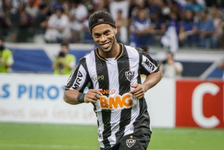 A equipe médica do Atlético-MG,  no entanto, disse acreditar que o jogador poderá ajudar o time na busca do inédito título mundial.'A grande pergunta que se faz é se ele poderá jogar o Mundial. Acredito 
na possibilidade. Será feito um grande esforço para que ele esteja à 
disposição do Cuca. É um desafio, mas o atleta está motivado, nós 
estamos motivados e não há restrição, o tratamento poderá ser feito em 
período integral. A medicina evoluiu muito, existem técnicas que ajudam 
na cicatrização, técnicas que auxiliam o reparo tecidual. Não vamos 
medir esforços. O que precisar ser feito vai ser feito, em um esforço 
comum de todos os departamentos envolvidos e, principalmente, do atleta', afirmou Rodrigo Lasmar