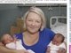 A história de Karen Rodger, de 41 anos, não pode ser considerada “normal”. Esta é a terceira vez que ela dá a luz a um par de gêmeos, de acordo com o site Daily Mail. As recém-nascidas, Rowan e Isla Rodger, nasceram com dois minutos de intervalo, em Glasgow, no Reino Unido