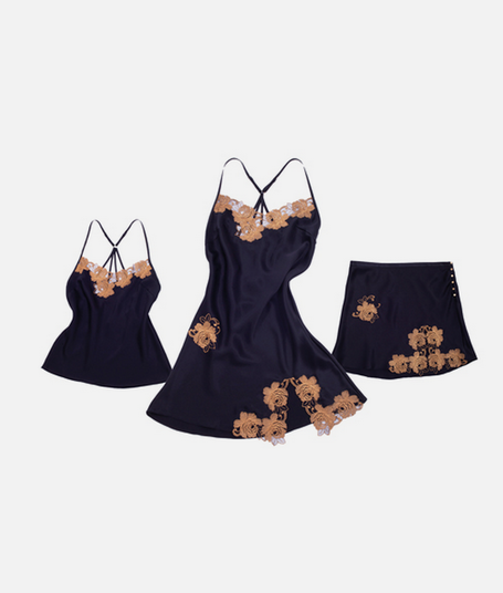 A
marca pertece a Breanna Lee, ex-designer da Victoria’s Secret e produz desde
sutiãs até calcinhas e camisolas com ouro