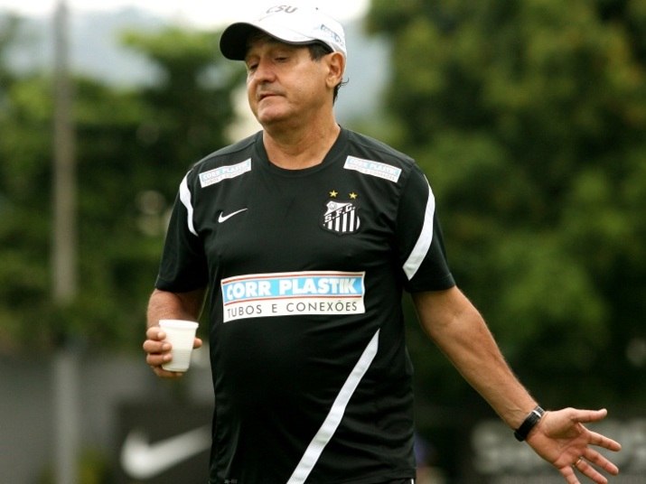 Outro que sempre está na pauta dos grandes times brasileiros é Muricy Ramalho. O treinador vem em um mal momento que culminou em sua saída do Santos