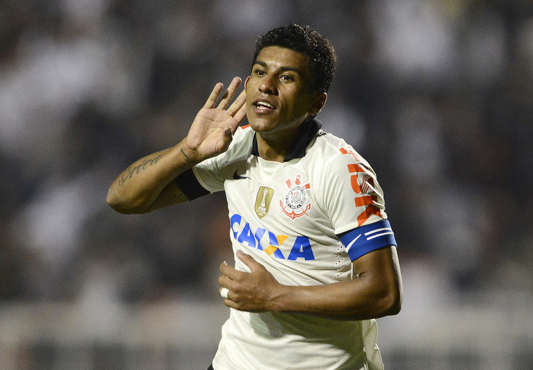 Paulinho, que é companheiro de Ralf no meio de campo do Corinthians, é outro que pode deixar o Timão. O camisa 8 da equipe paulista já recebeu sondagens da Inter de Milão, do Shakhtar Donetsk e do Monaco, da França. Portanto, não seria nenhuma surpresa se o jogador deixasse o time alvinegro