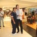 T&aacute; podendo! Em Recife, Carlos Machado &eacute; assediado pela ...