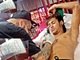 Tatuagens: se nos gramados Neymar foge da marcação dos adversários, nos estúdios de tatuagem ele quer é marcar o corpo inteiro, à tinta: já são seis tatuagens espalhadas por costas, braços e peitoral. O responsável pelos desenhos é o tatuador Adão Rosa, que em nome da amizade não cobrou os R$ 300 pela tatuagem “Davi Lucca” feita no braço direito de Neymar, que a pediu em homenagem ao filho 