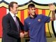 O contrato de Neymar com o Barcelona tem duração de cinco anos. Se alguma equipe quiser tirá-lo do clube catalão nesse período, terá de pagar uma multa rescisória de R$ 528 milhões (190 milhões de euros) — mais que o dobro pago pelo Real Madri a Cristiano Ronaldo, a contratação mais cara da história do futebol mundial  