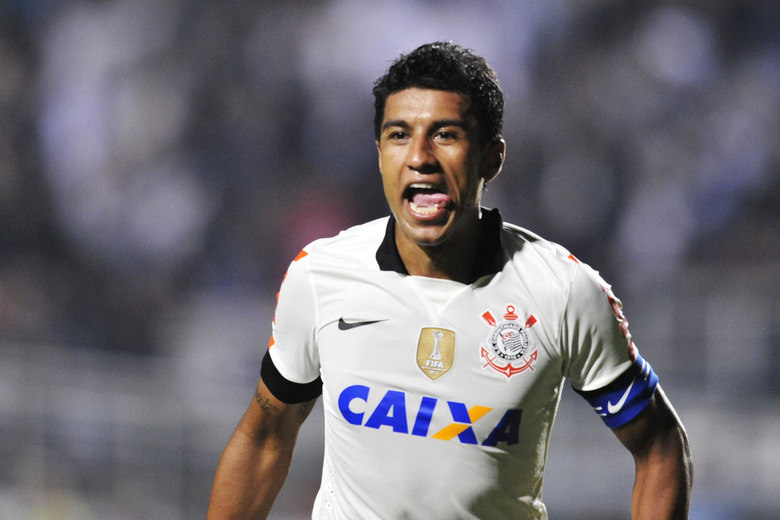 

Apesar de alguns
clubes estarem próximos de contratar reforços, outros correm risco de perder
grandes estrelas. No caso do Corinthians, a permanência de Paulinho ainda é
incerta. Segundo matéria divulgada na Sky Italia, o Tottenham estaria disposto a oferecer
cerca de R$ 48 milhões para a contratação do volante da seleção brasileira.
Além da equipe inglesa, a Inter de Milão, Shakhtar e Monaco também estão de
olho no atleta. Clique aqui e leia a matéria na íntegra