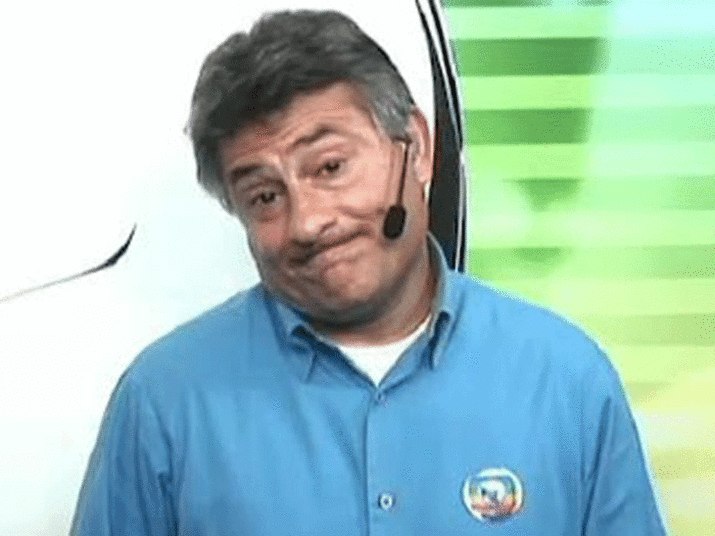 Cléber Machado deve ter bronca da Ferrari até hoje. O narrador 
comemorava a 'quase' certa vitória de Rubens Barrichello em 2002, mas...
 Rubinho deixou seu companheiro de equipe passar. E aí, Cléber? Como 
foi? “Vai ter música de vitória? A Ferrari não vai atrapalhar o nosso 
domingo? Vem Barrichello, encosta o Schumacher. Eles vão pra última 
curva. Hoje não! Hoje não! Hoje sim… hoje sim… É inacreditável. Olha, é 
inacreditável'