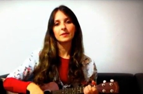 Olívia Tomazela é a cara da Clarice Falcão e bomba na web