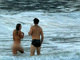 Na praia do Flamengo, uma mulher foi fotografada à vontade durante um banho de mar. Vale lembrar que aquela praia não é de nudismo. Veja aqui o flagrante