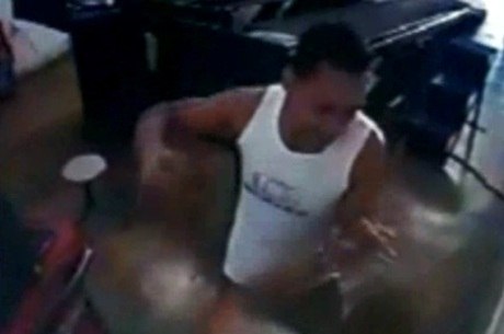 Vítima tinha descido do carro para pedir desculpas ao agressor