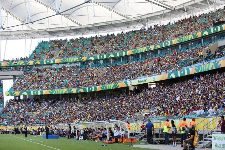 A Arena Fonte Nova apresentou problemas na arquibancada móvel durante a Copa das Confederações, mas já está totalmente pronta para o início da Copa do Mundo. Palco das partidas de Vitória e Bahia no Brasileirão, o estádio recebeu muitos elogios do público baiano e, certamente, receberá milhares de turistas entre junho e julho