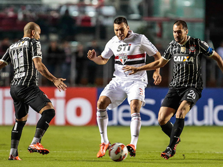 Líderes nacionais em receita, Corinthians (R$ 358 milhões), São Paulo (R$282,8 milhões) e Internacional (R$252,8 milhões) não fazem um bom Brasileirão. Os paulistas aparecem na segunda metade da tabela de classificação do campeonato, e o Inter segue na cola do G-4, mas não vem tendo bom rendimento dentro de campo, com apresentações irregulares durante a temporada