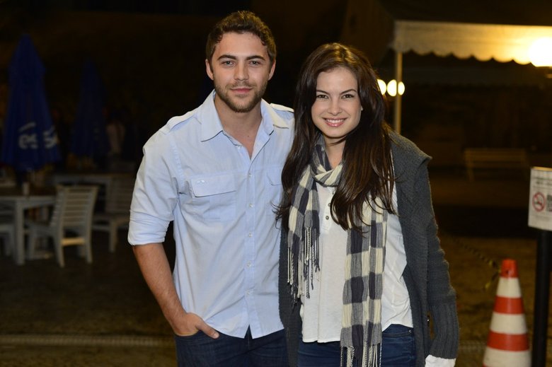 

Lua Blanco e Fernando Roncato foram ao teatro na noite desta
quinta-feira (4)

