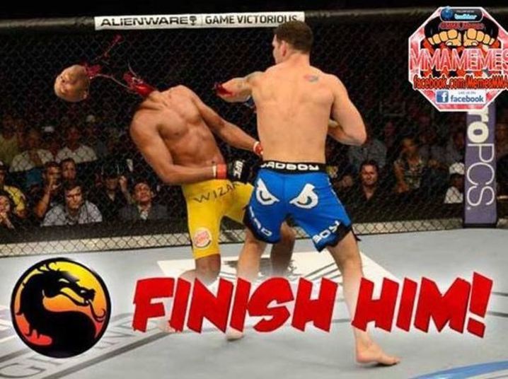 Anderson Silva brincou demais e acabou nocauteado por Chris Weideman na luta principal do UFC 162, evento realizado no último sábado (6), em Las Vegas. A inusitada derrota acabou gerando uma onda de brincadeiras com o ex-campeão na internet. Veja algumas a seguir...