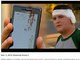 Aaron Embry estava fazendo uma ligação em seu Motorola Droid 2, quando o aparelho, de repente, explodiu em sua orelha. Ele ouviu um estalo, mas não sentiu dores. Ao tirar o telefone da orelha, viu o sangue escorrendo