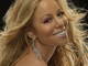 Mariah Carey também bebeu a mais e subiu ao palco
levemente alterada. A cantora foi receber o prêmio de melhor atriz coadjuvante
pelo filme “Precious” (EUA, 2009) e deu um show. Além da alegria excessiva,
Mariah pulou, agarrou o apresentador e se enrolou toda