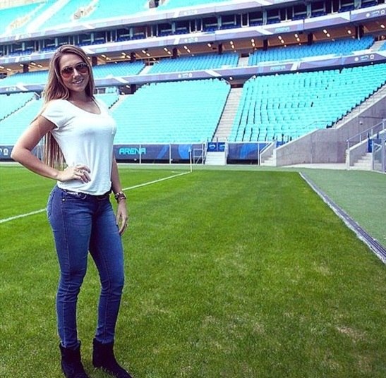 A herdeira de Renato Gaúcho, técnico do Grêmio, conquistou espaço entra as musas do futebol. Carol Portalupp já tem uma legião de fãs e está disputando com as meninas do Neymar, Bruna Marquezine e Rafaella. Conheça a seguir as concorrentes da gata 