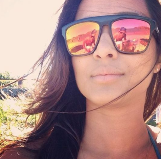 

Daniel Alves e a gata morena Thaíssa Carvalho, por exemplo, comemoram
o título da Copa das Confederações nas belas praias brasileiras. Conheça mais a
musa aqui

