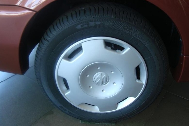 Até os pneus e calotas dos veículos foram preservados pelo concessionário, que não quis se identificarQuer saber tudo sobre carros? Acesse www.r7.com/carros