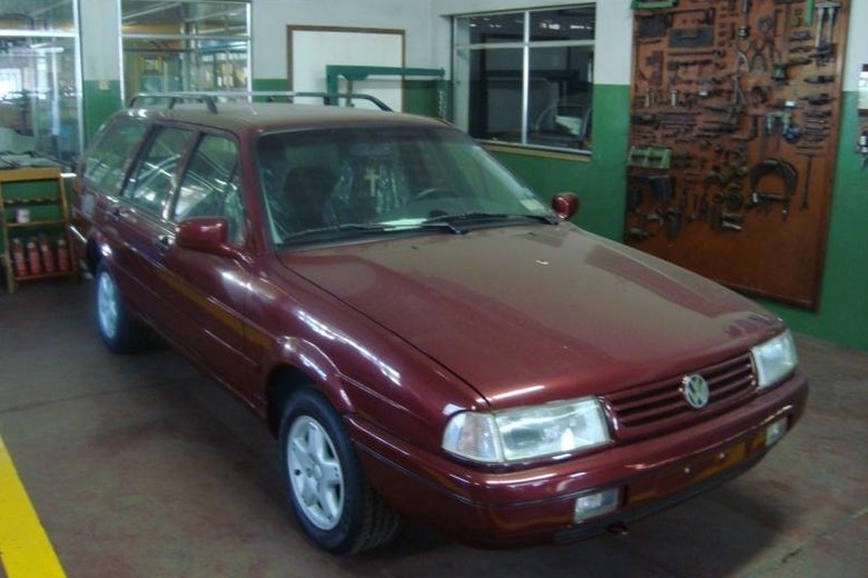 Entre as raridades que estão na loja está esta perua Quantum zero-quilômetro. A perua seria descontinuada no ano seguinte ao fechamento da concessionária, em 2003Quer saber tudo sobre carros? Acesse www.r7.com/carros