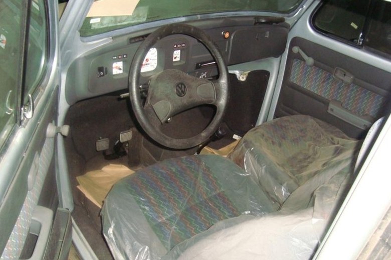 Apesar de ter sido fabricado seis anos antes do fechamento da concessionária, este Fusca também é mantido da maneira como foi produzido, há 17 anosQuer saber tudo sobre carros? Acesse www.r7.com/carros