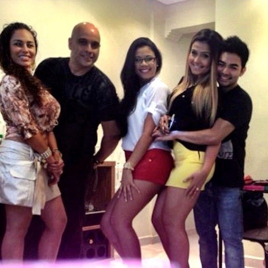 A cantora afirmou que o relacionamento com a família de Yudi
é ótimo e que tem muito carinho por Tânia Tamashiro,
mãe do peão.
—
Ele e a família dele são pessoas maravilhosas, só quero o bem deles