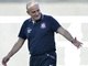 Companheiro por um ano de Felipão, no Caxias, Tite é outro 'caneludo' que se deu bem fora das quatro linhas. Assim como Felipão, seu primeiro grande feito foi com um
clube pequeno, o Caxias. Tite levou o clube ao título do Campeonato Gaúcho
diante do Grêmio de Ronaldinho Gaúcho, em pleno Olímpico Monumental. Passou por
Grêmio, Internacional, mas foi no Corinthians que fez história. Sua primeira
passagem no clube alvinegro foi em 2004, quando tirou-o da zona de rebaixamento
e o levou ao quinto lugar do Brasileirão daquele ano. Retornou ao Timão em
2010, conquistando a terceira posição. Em 2011, seu cargo ficou balançado após
eliminação para o Tolima, mas Andrés Sanchez, presidente na época, o manteve no
time. Boa escolha. Naquele ano o clube conquistaria o Brasileirão. Em 2012, a
Libertadores e o Mundial. Em 2013, Tite já foi campeão paulista e da Recopa.
Está bom ou quer mais?