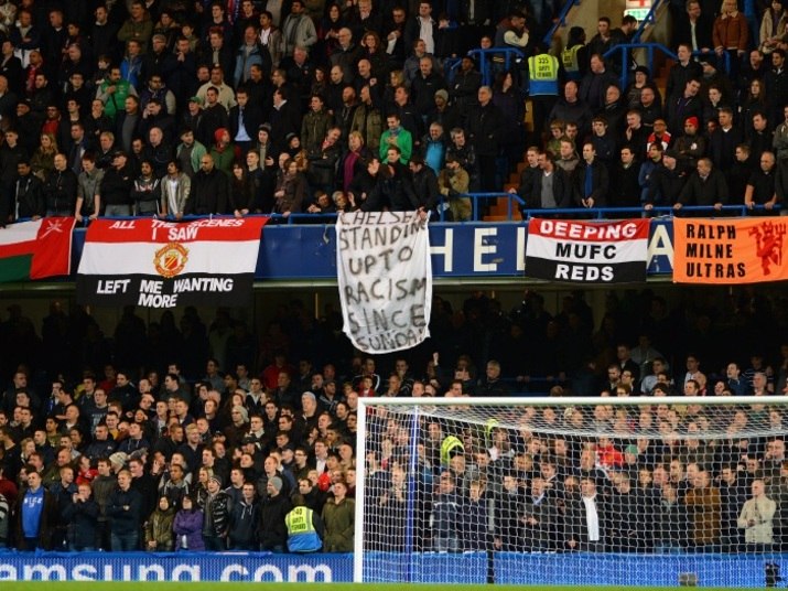 

A segunda torcida mais fiel do mundo é do Manchester
United, da Inglaterra. Sua média de público é de 75.530 e ocupação de 100% de
estádio

